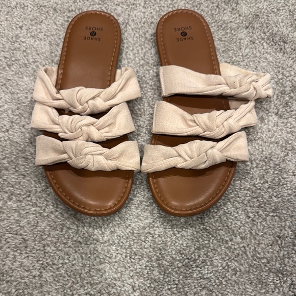 Shade & Shore Women's Cream Sandals - Picture 1 of 2